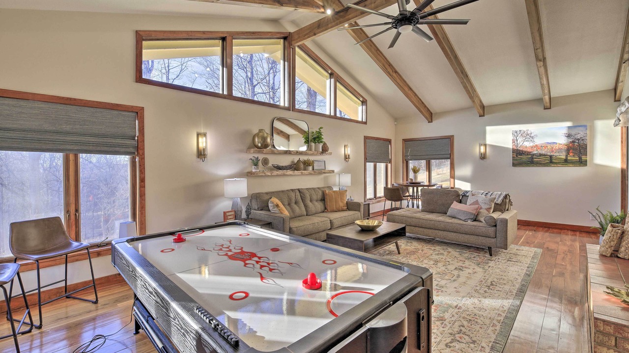 Photo of Livingroom in Christiansburg