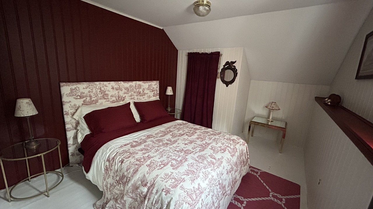 Photo of Bedroom in Port Kent