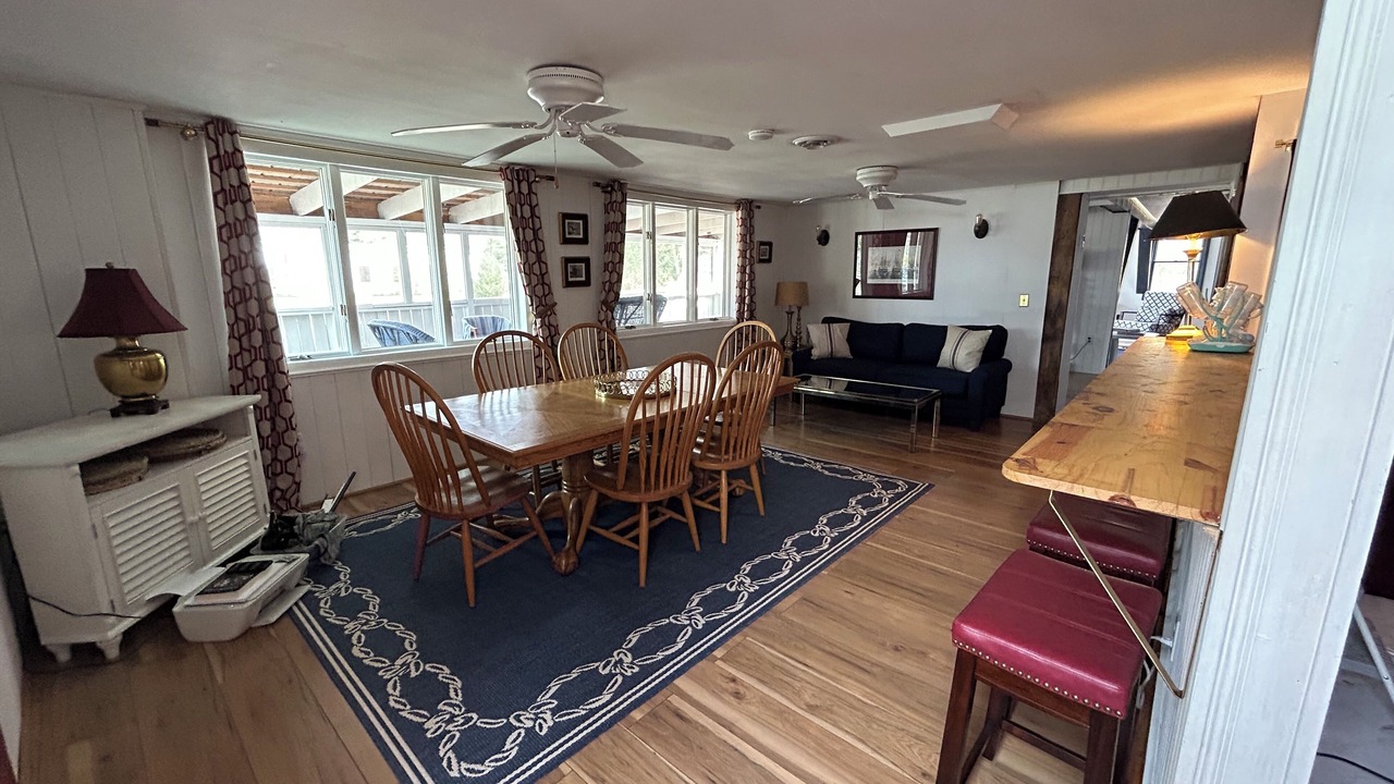 Photo of Livingroom in Port Kent