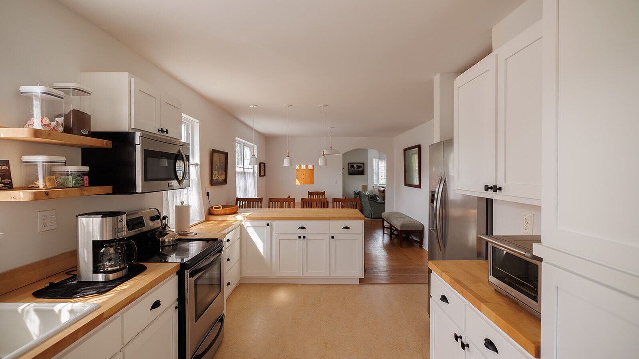Photo of Kitchen in White Sulphur Springs