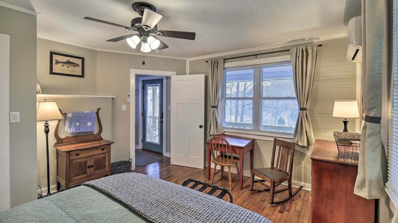 Photo of Bedroom in Fries