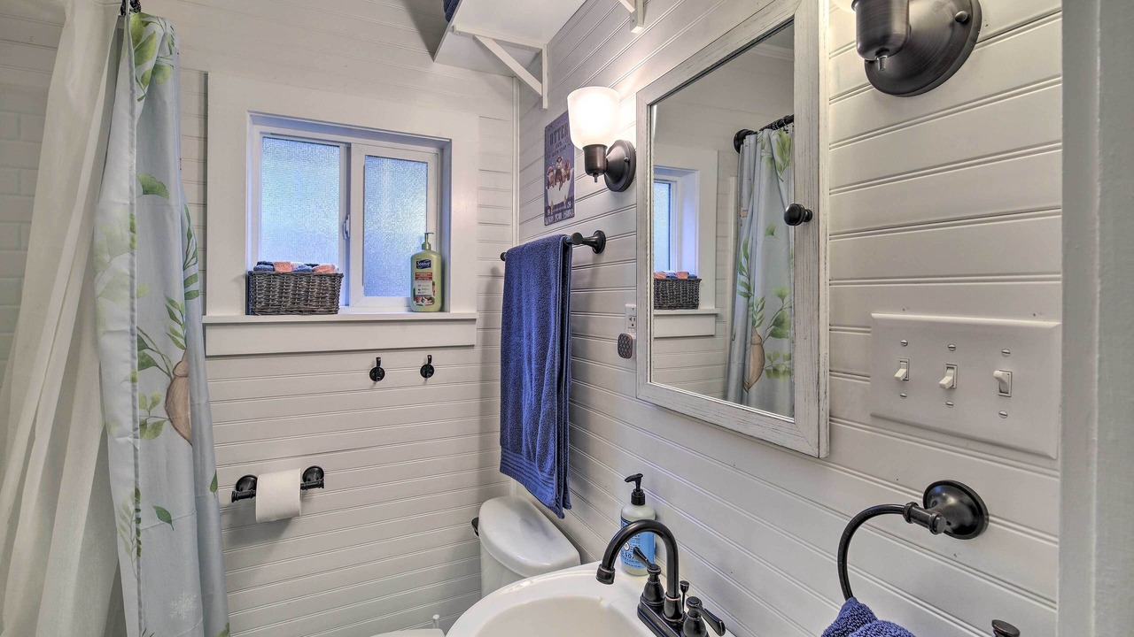 Photo of Bathroom in Fries