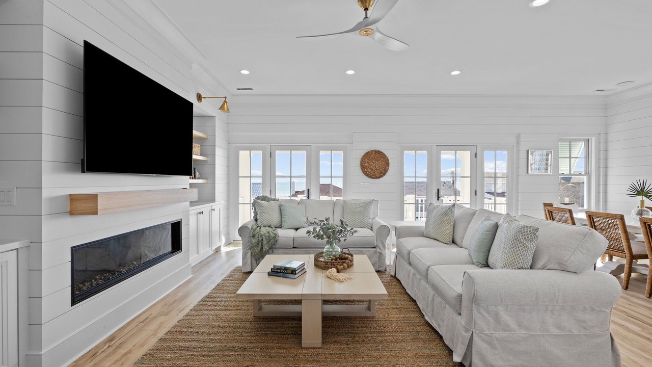 Photo of Livingroom in Atlantic Beach