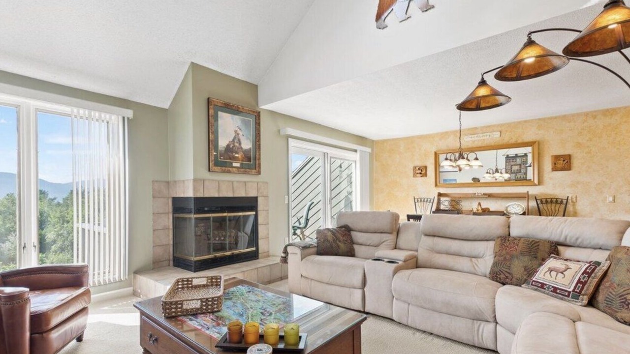Photo of Livingroom in Bolton Landing