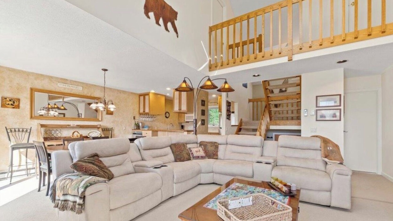 Photo of Livingroom in Bolton Landing