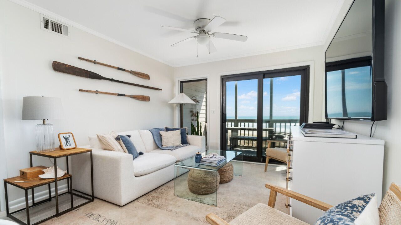 Photo of Livingroom in Atlantic Beach