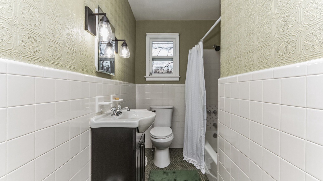 Photo of Bathroom in Esopus