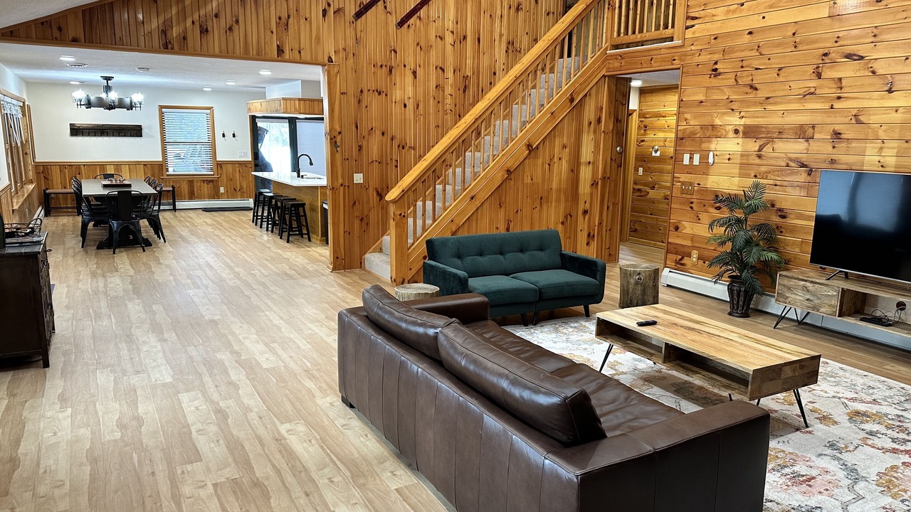 Photo of Livingroom in McHenry