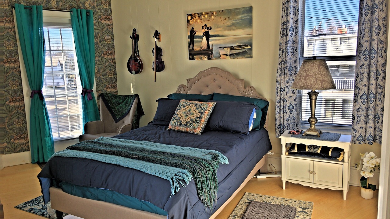 Photo of Bedroom in Old North End