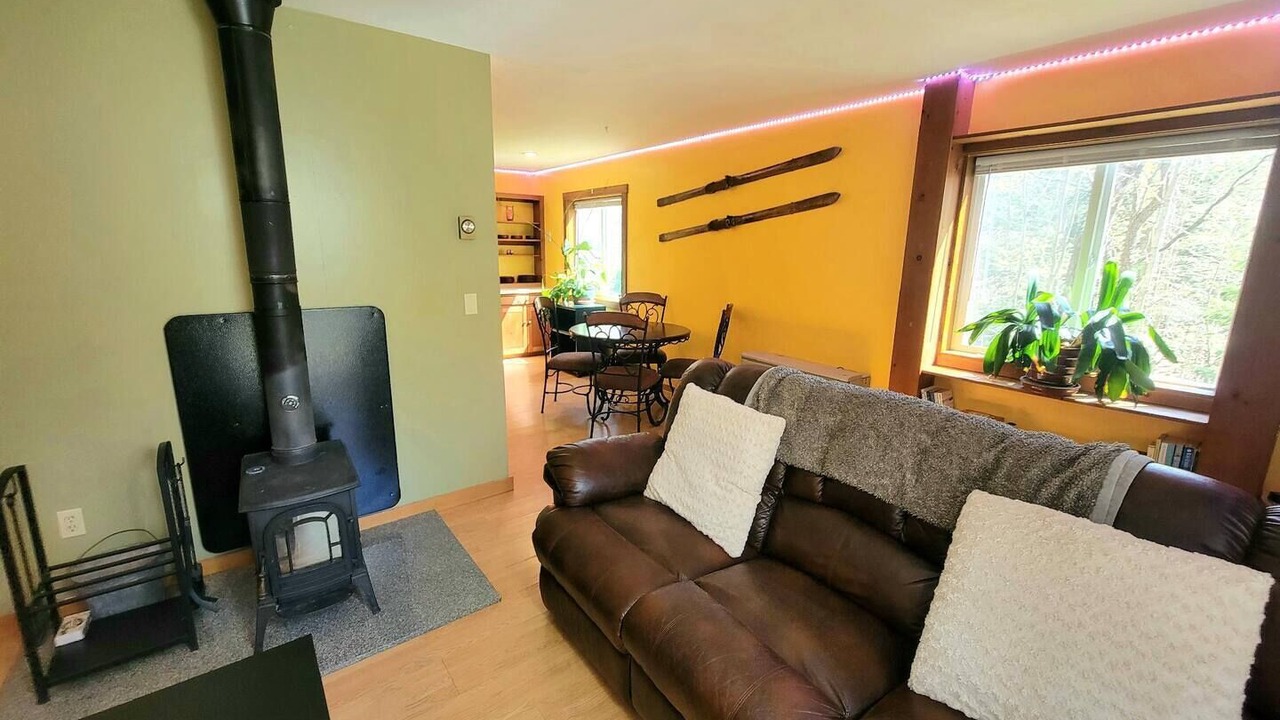 Photo of Livingroom in Warren