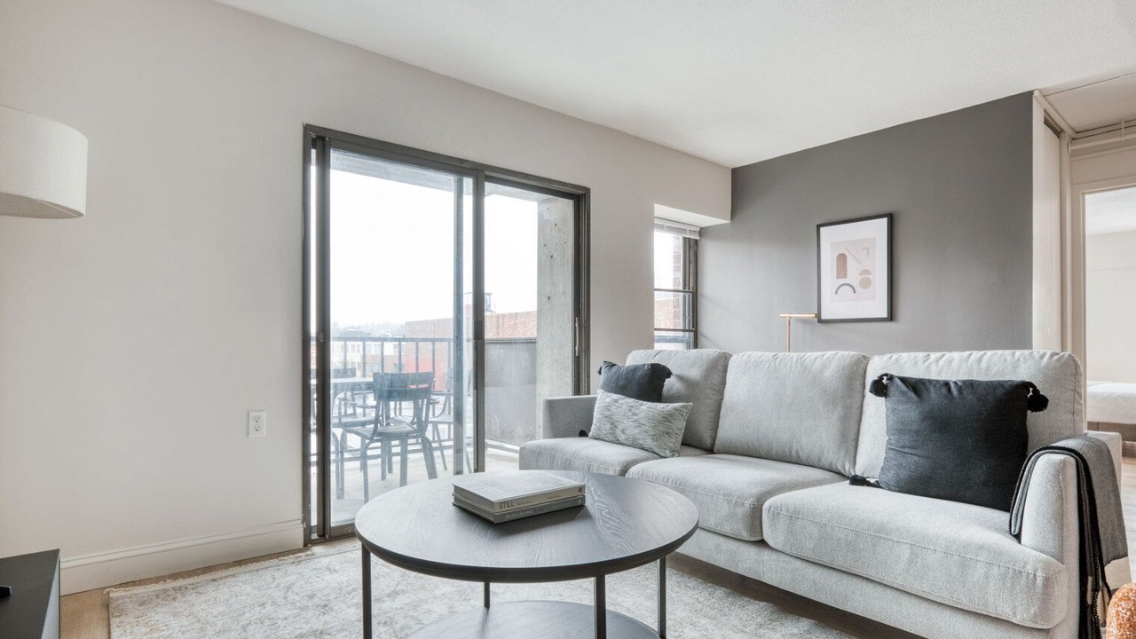 Photo of Livingroom in Allston