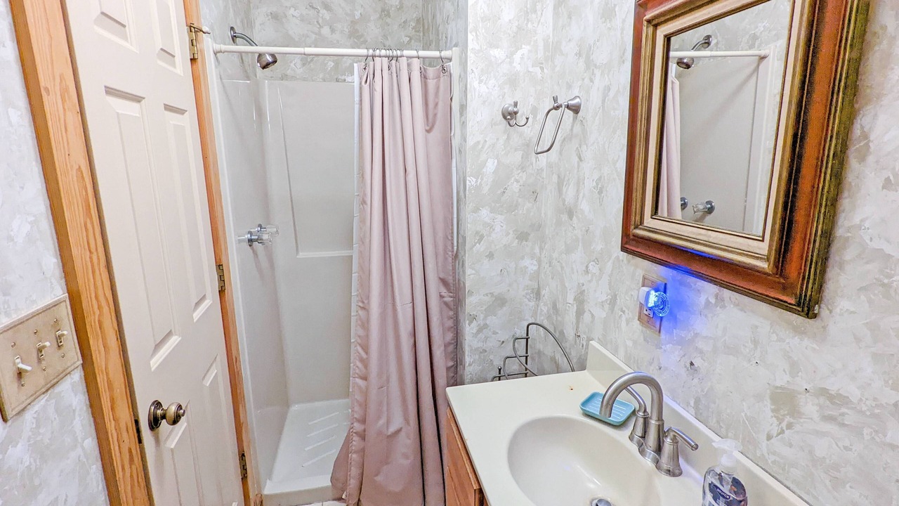 Photo of Bathroom in Piney Island
