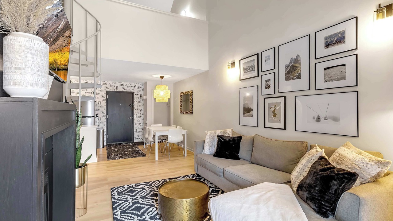 Photo of Livingroom in Great Valley