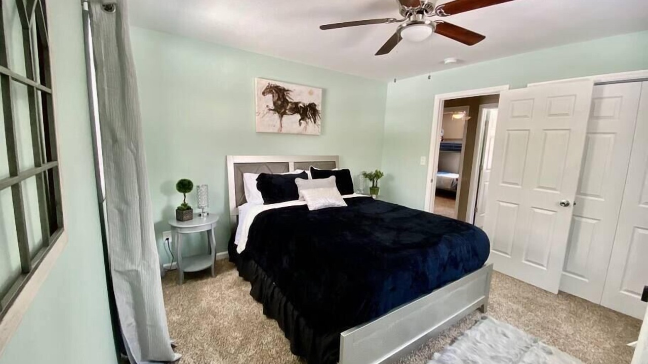Photo of Bedroom in Geyser Crest