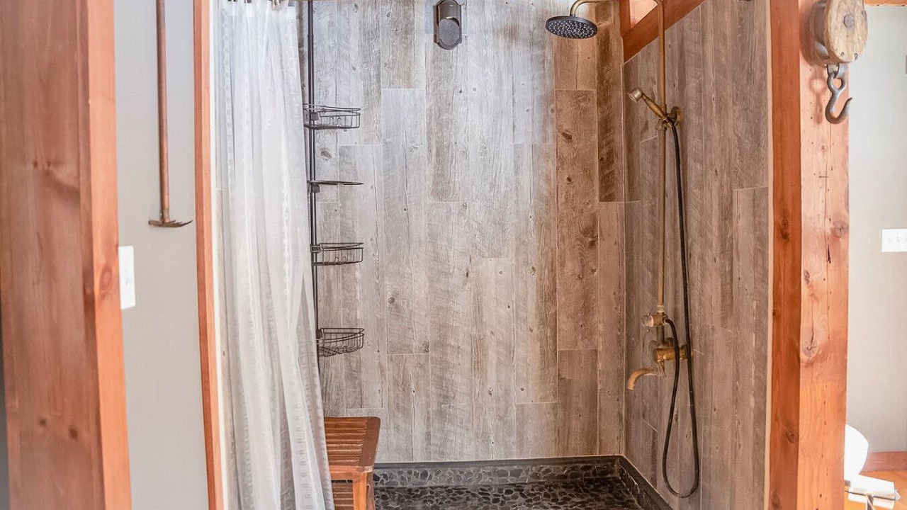 Photo of Bathroom in Clemons