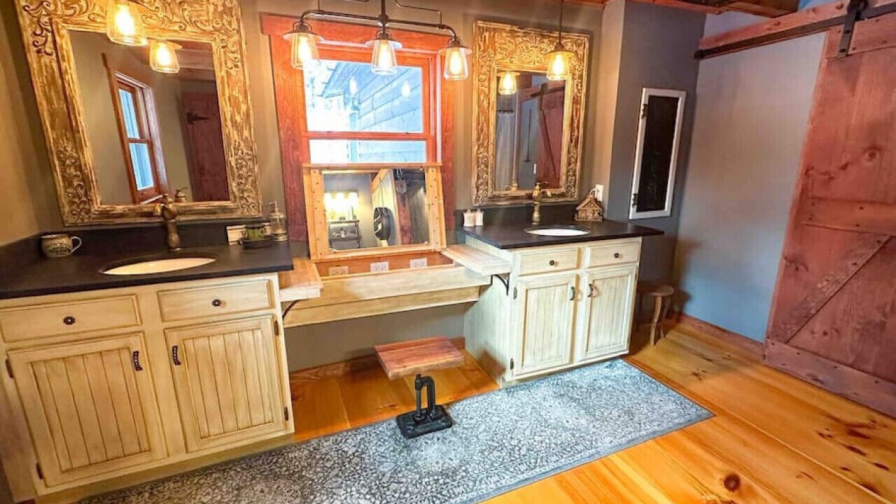 Photo of Bathroom in Clemons