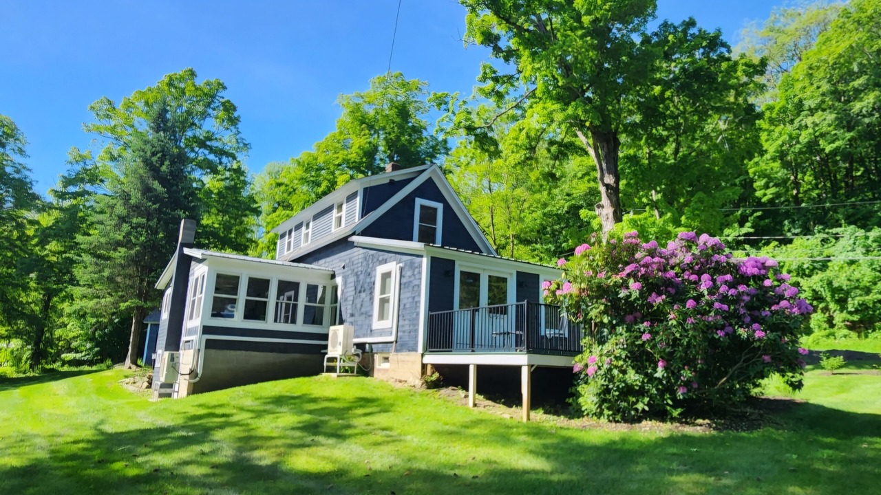 Photo of Outdoor in Shelburne Falls
