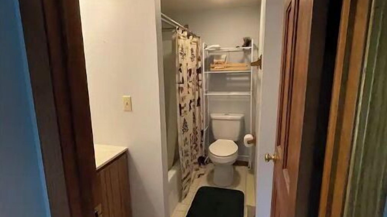 Photo of Bathroom in Old Timberline