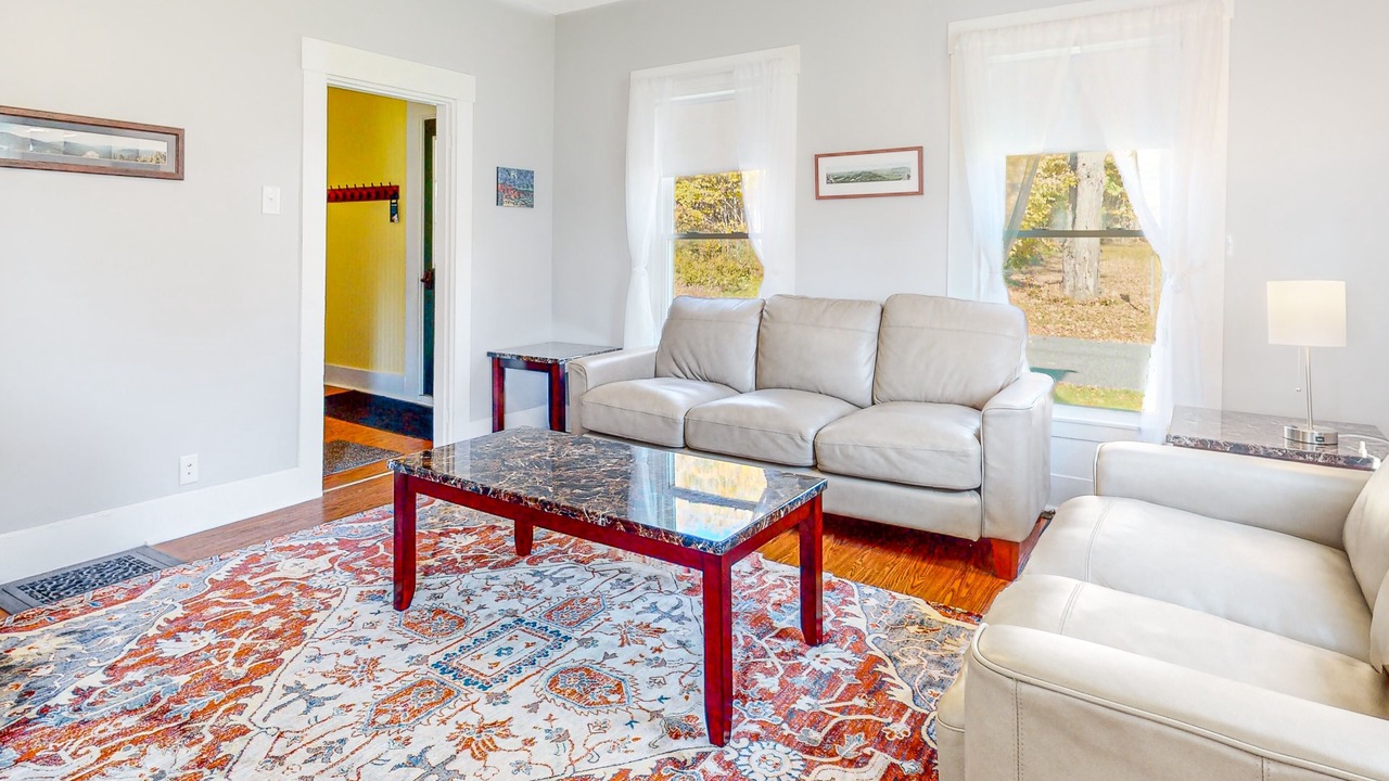Photo of Livingroom in Monson