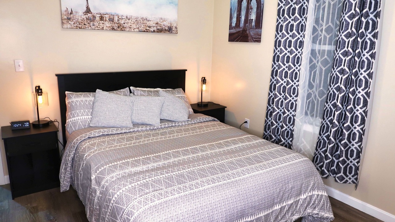Photo of Bedroom in Lawrence