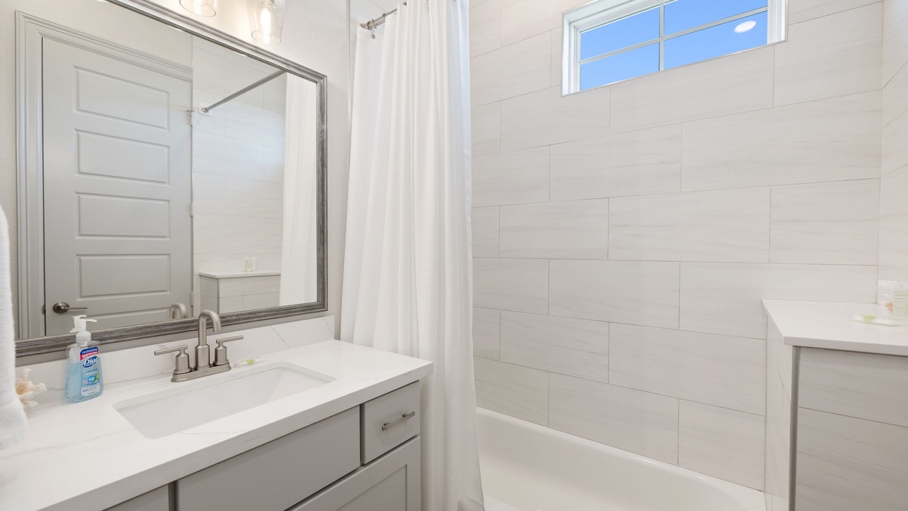 Photo of Bathroom in Red Fish Cove