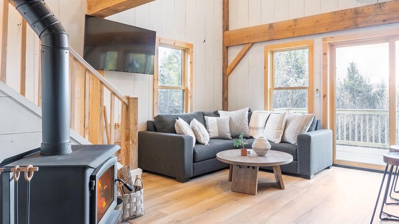 Photo of Livingroom in South Londonderry