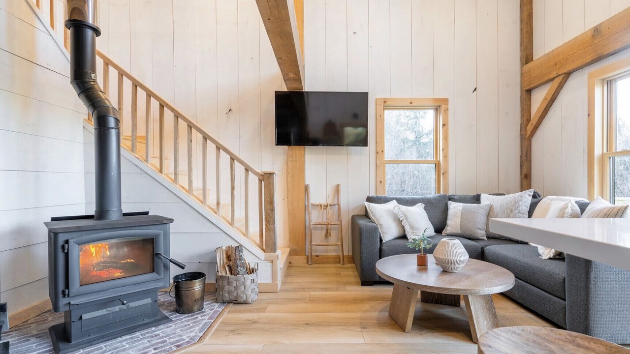 Photo of Livingroom in South Londonderry