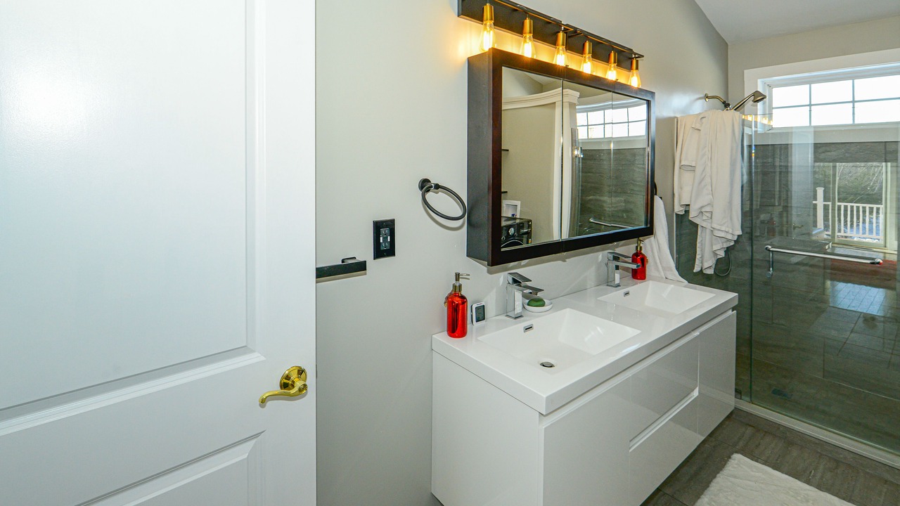 Photo of Bathroom in Center Conway