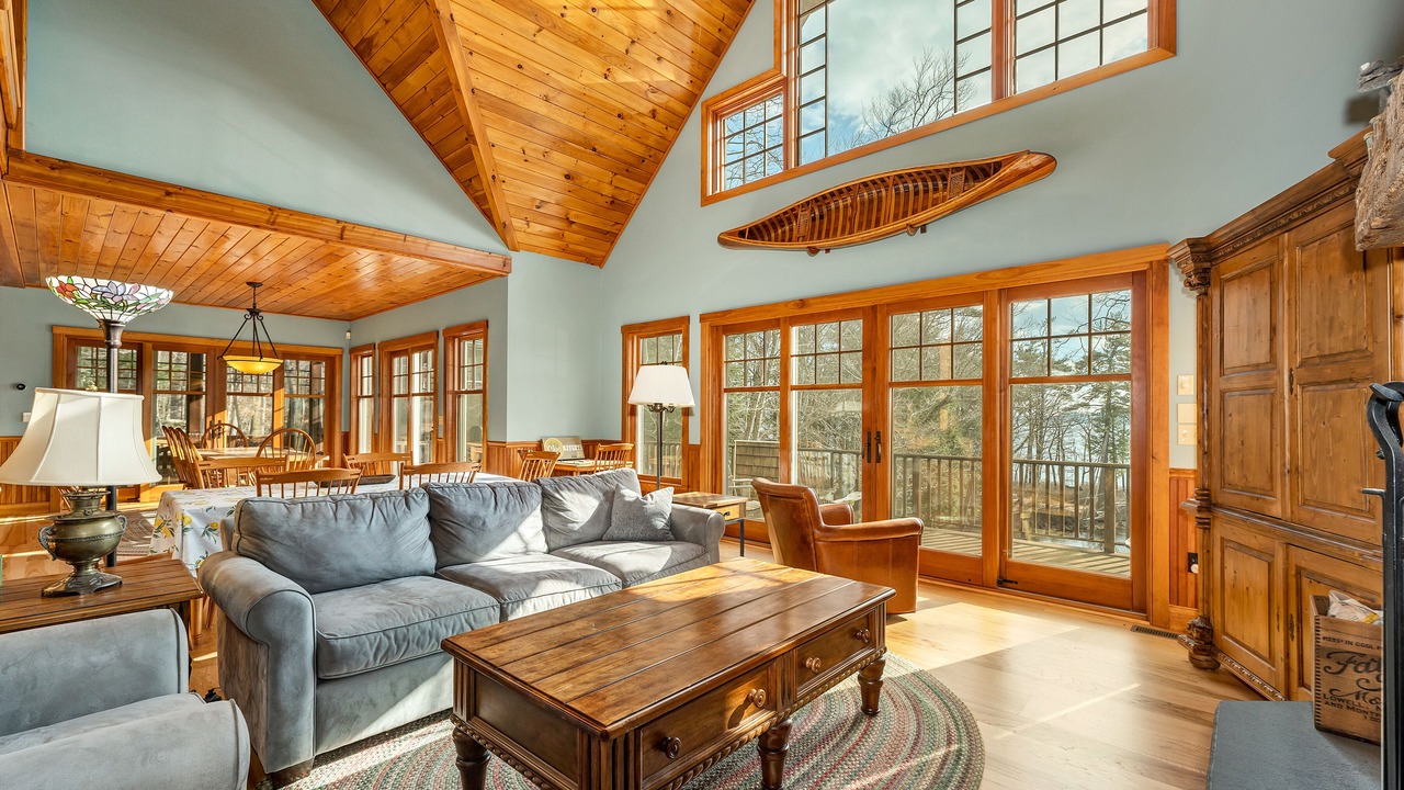 Photo of Livingroom in Moultonborough