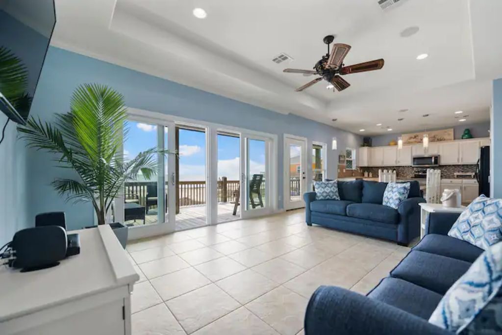 Photo of Livingroom in Port Bolivar