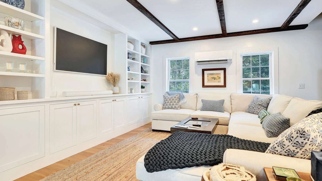 Photo of Livingroom in West Hartford