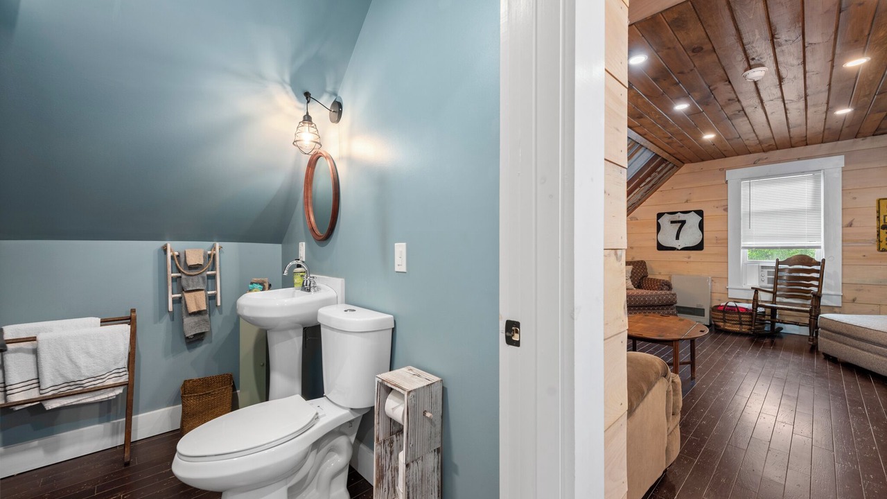 Photo of Bathroom in Warren
