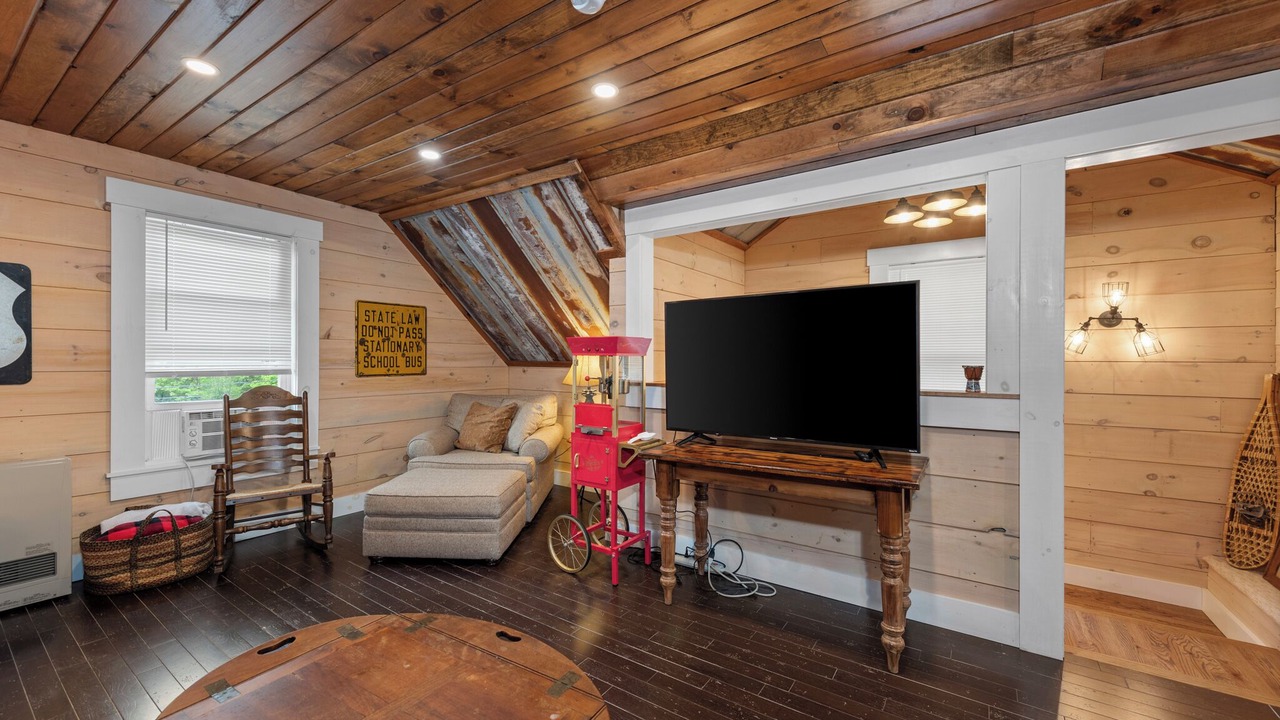 Photo of Livingroom in Warren