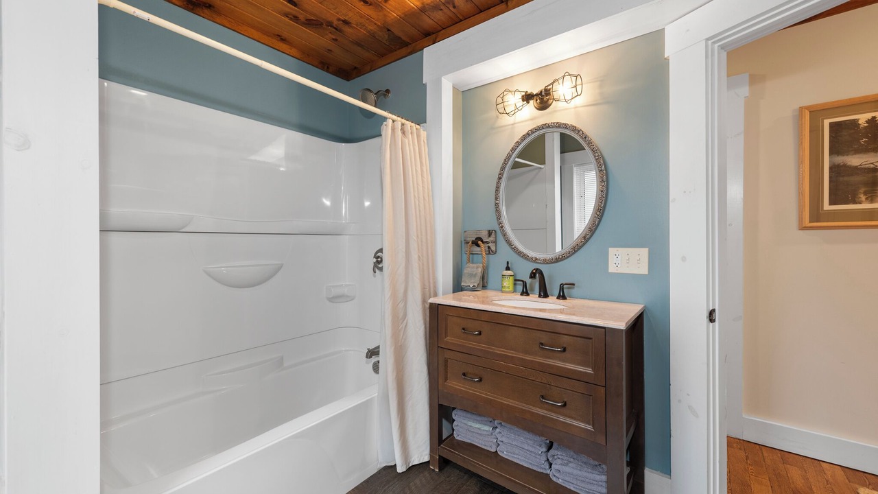 Photo of Bathroom in Warren