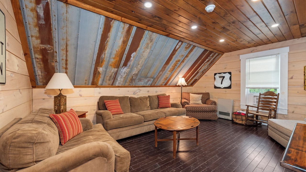 Photo of Livingroom in Warren