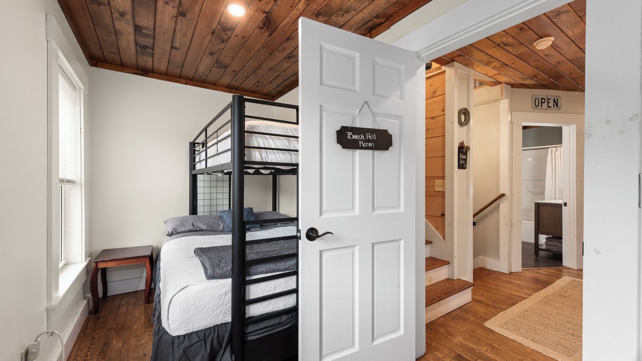 Photo of Bedroom in Warren