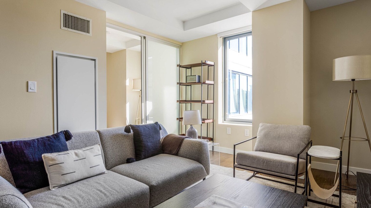 Photo of Livingroom in Theatre District