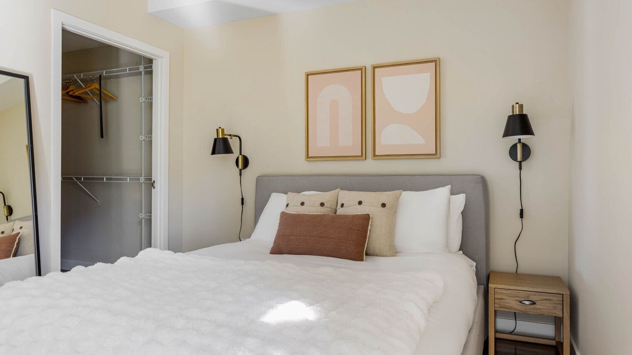 Photo of Bedroom in Theatre District