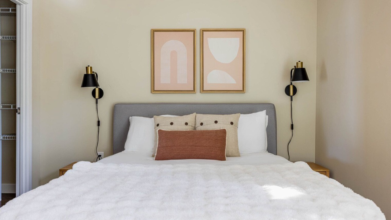 Photo of Bedroom in Theatre District