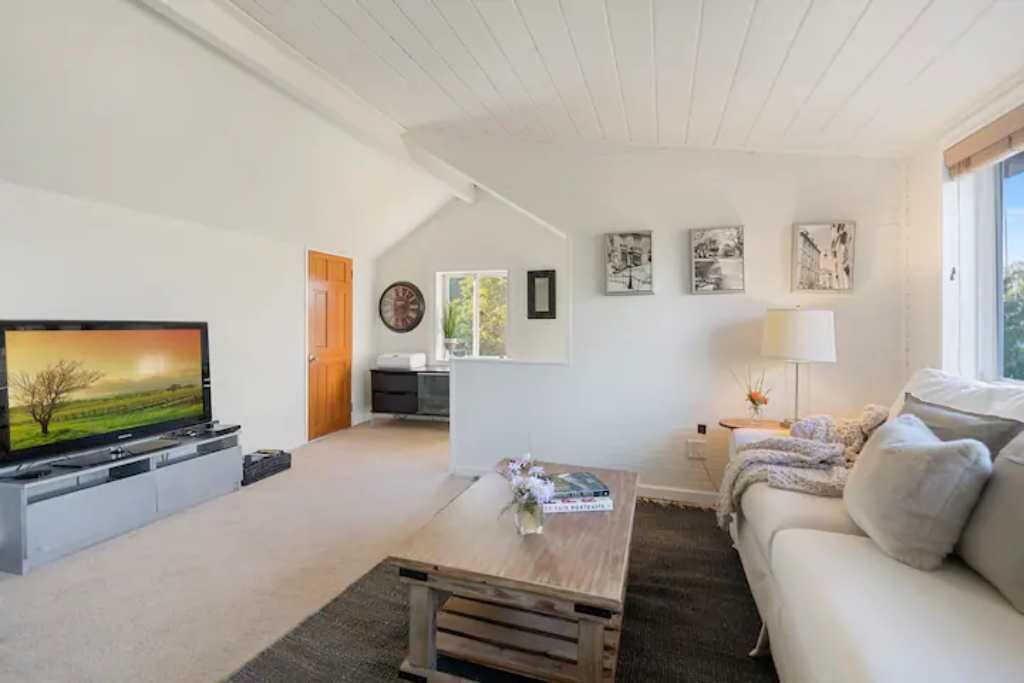 Photo of Livingroom in Bryn Mawr-Skyway