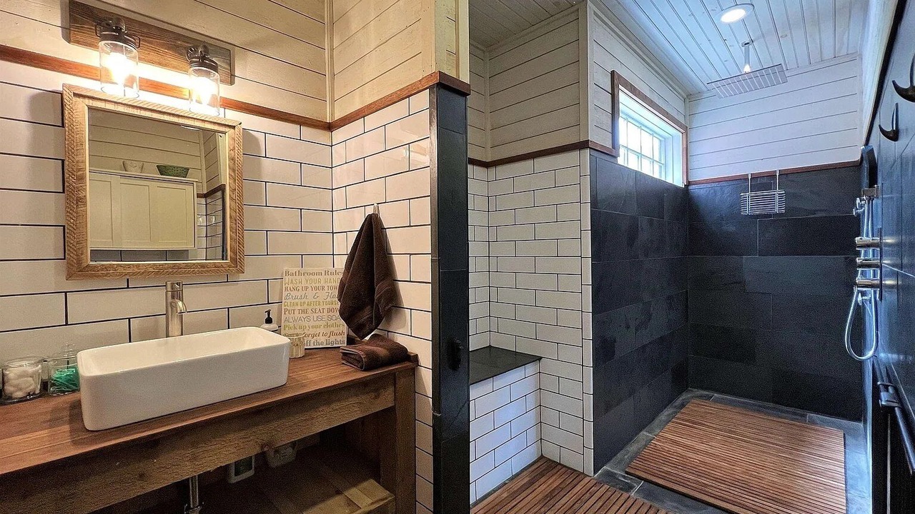 Photo of Bathroom in Brownsville