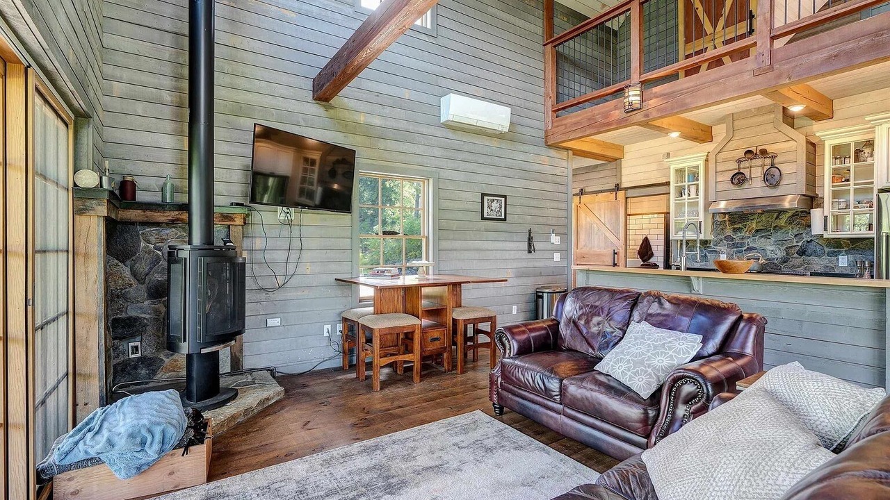 Photo of Livingroom in Brownsville
