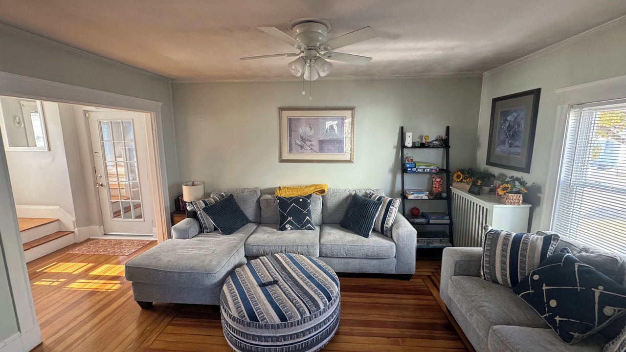 Photo of Livingroom in Revere
