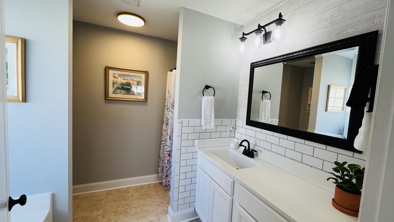 Photo of Bathroom in Kipling
