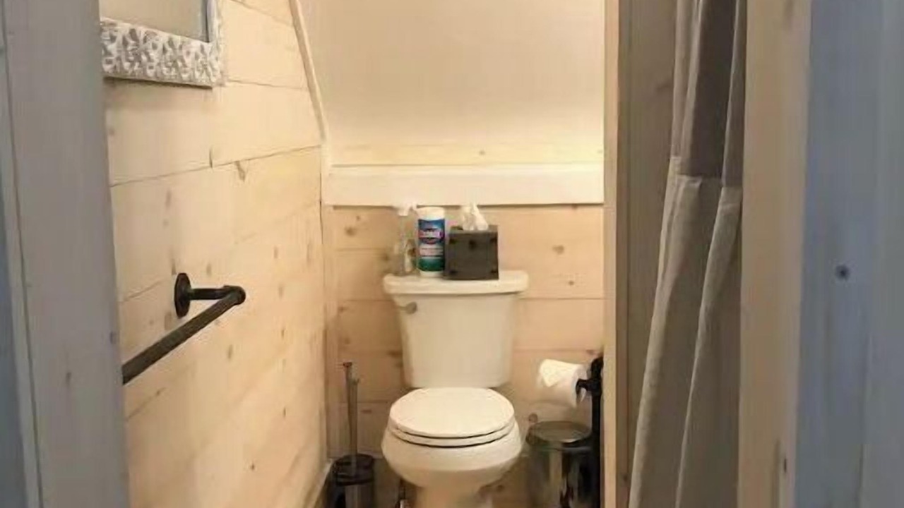 Photo of Bathroom in Shaftsbury