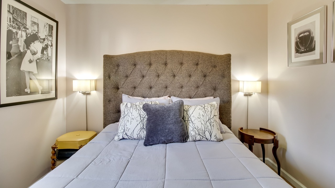 Photo of Bedroom in Broadway