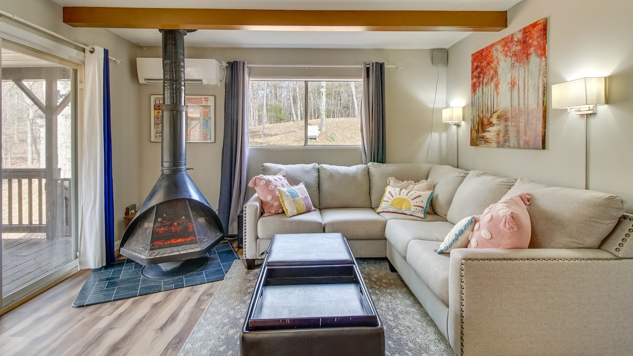 Photo of Bedroom in Broadway