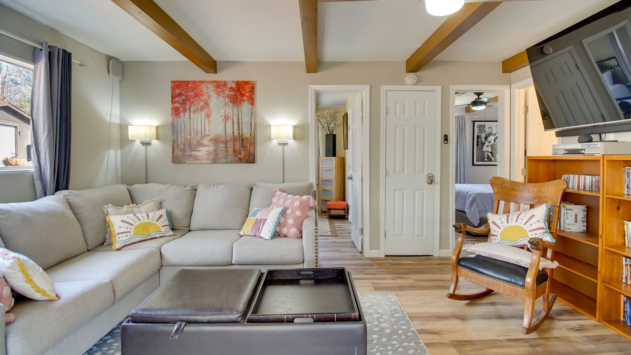 Photo of Bedroom in Broadway