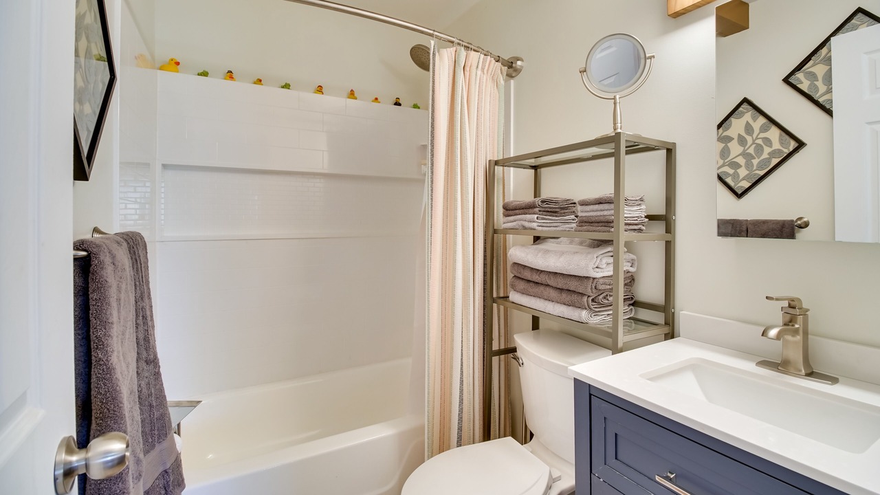 Photo of Bathroom in Broadway