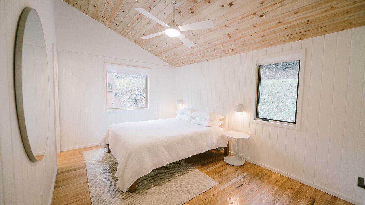 Photo of Bedroom in Lansing